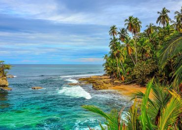 Explore las mejores playas y actividades en Puerto Viejo, Costa Rica